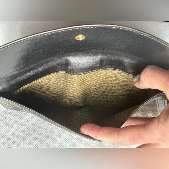 FENDI Zucca Wallet — Brown/Black — Made in Italy - Authentic Vintage ✨ - Picture 4 of 13